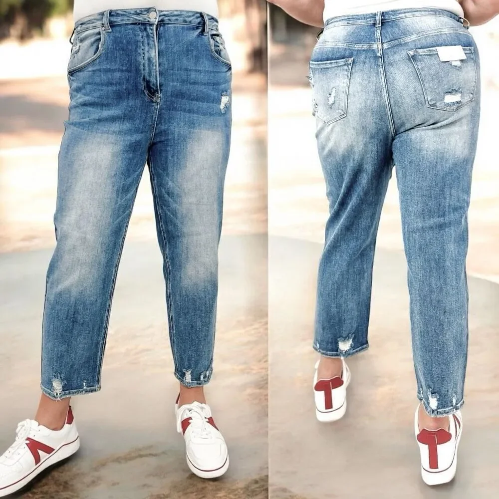 Risen High Rise Boyfriend Jeans Size 1XL